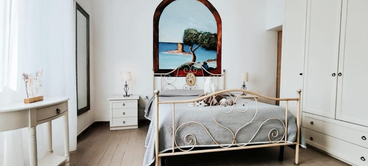 La Porta Sulla Costa Bed and Breakfast San Pantaleo Eksteriør billede