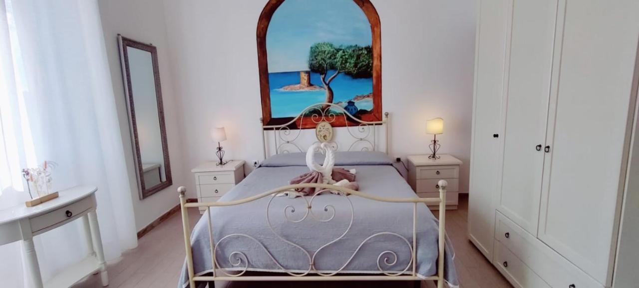 La Porta Sulla Costa Bed and Breakfast San Pantaleo Eksteriør billede