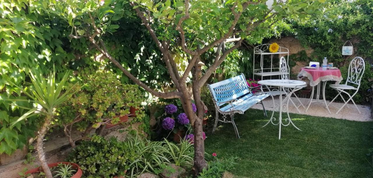 La Porta Sulla Costa Bed and Breakfast San Pantaleo Eksteriør billede
