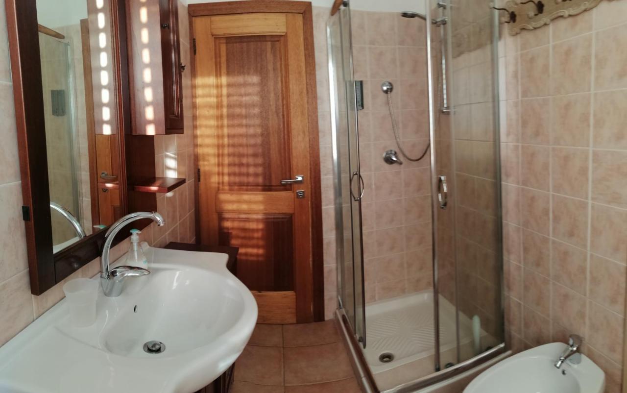 La Porta Sulla Costa Bed and Breakfast San Pantaleo Eksteriør billede