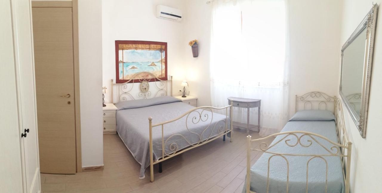 La Porta Sulla Costa Bed and Breakfast San Pantaleo Eksteriør billede