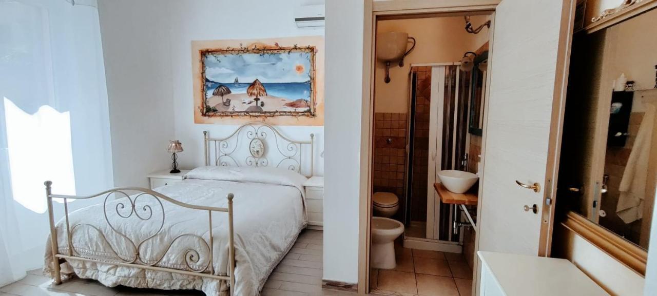La Porta Sulla Costa Bed and Breakfast San Pantaleo Eksteriør billede