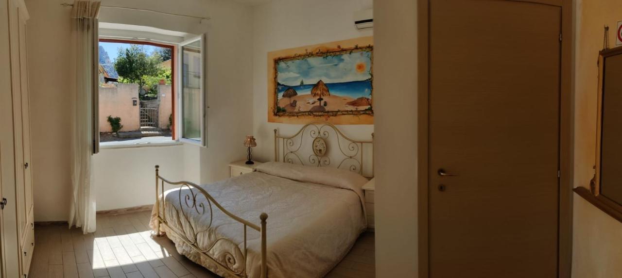 La Porta Sulla Costa Bed and Breakfast San Pantaleo Eksteriør billede
