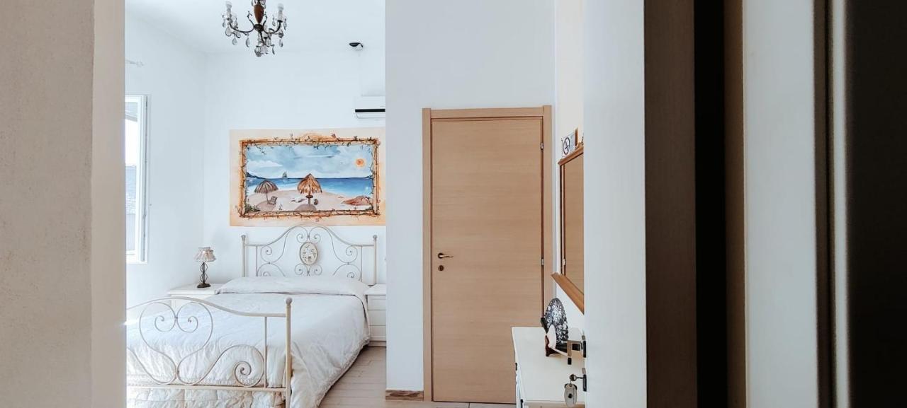 La Porta Sulla Costa Bed and Breakfast San Pantaleo Eksteriør billede