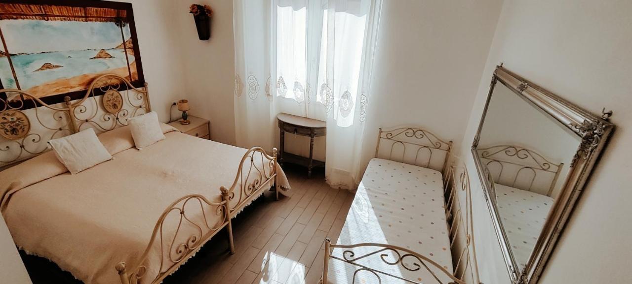 La Porta Sulla Costa Bed and Breakfast San Pantaleo Eksteriør billede