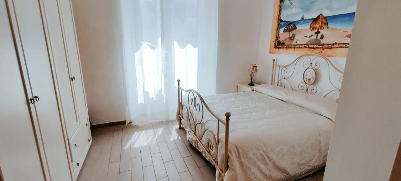 La Porta Sulla Costa Bed and Breakfast San Pantaleo Eksteriør billede